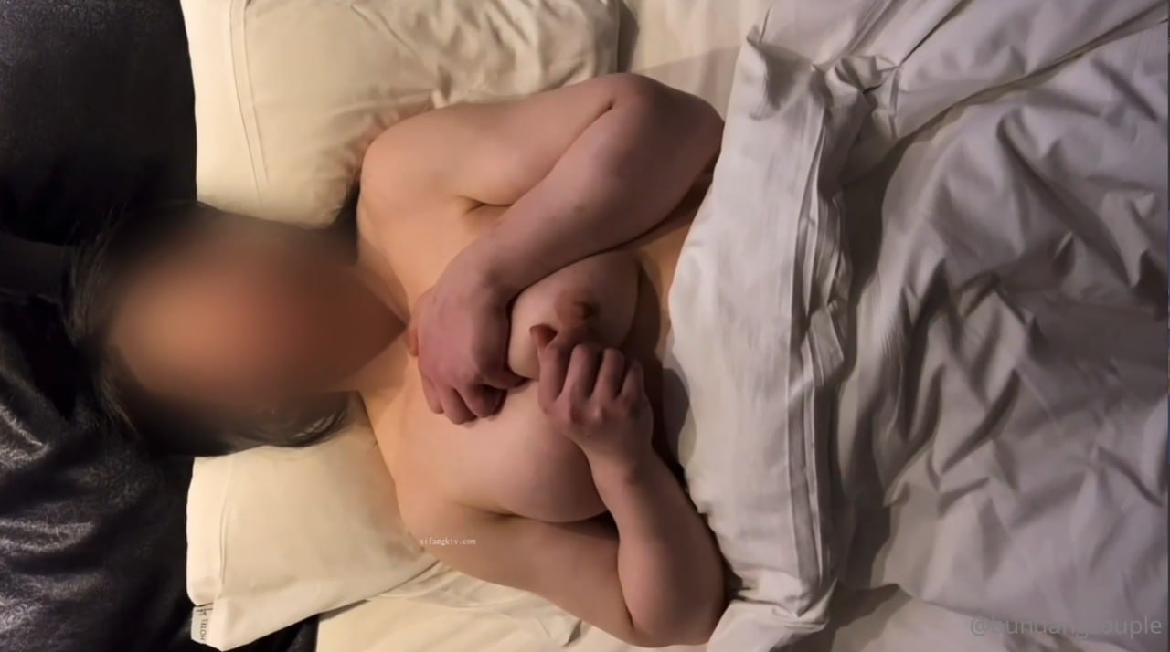 MIFD-252美丽细身性感开发极限潮吹极乐，巨根插入3本番，激情汁液满溢。小鸟游萌